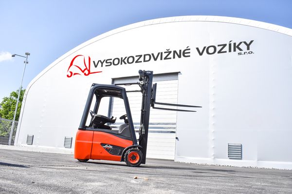 Novostavba haly F v Červené Vodě